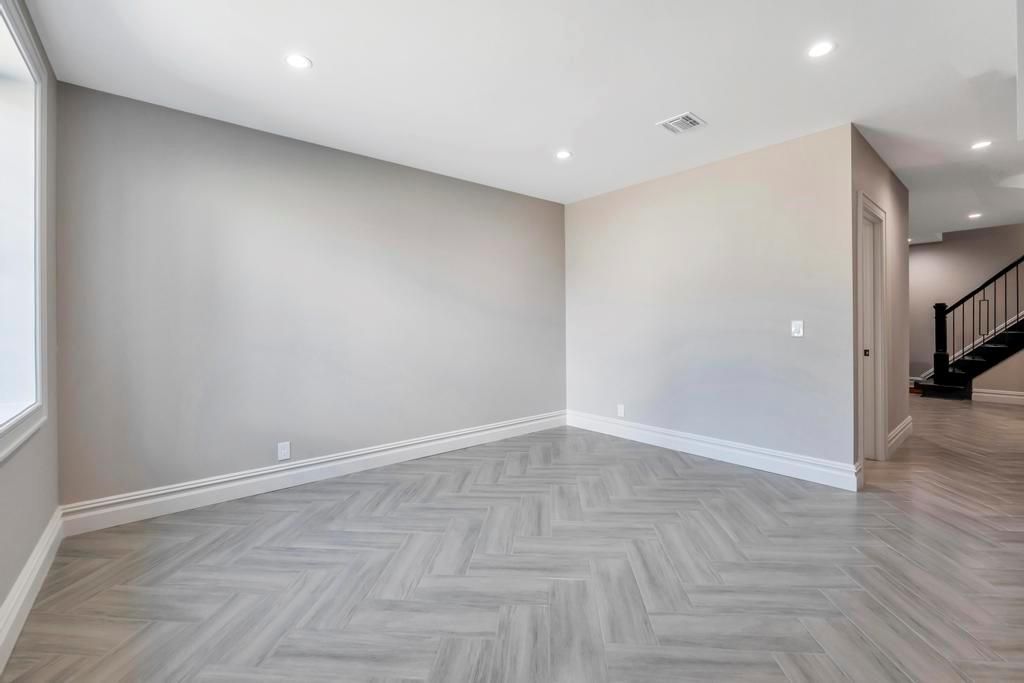 Empty room, Interior, Recessed Lighting, Wood Texture Flooring