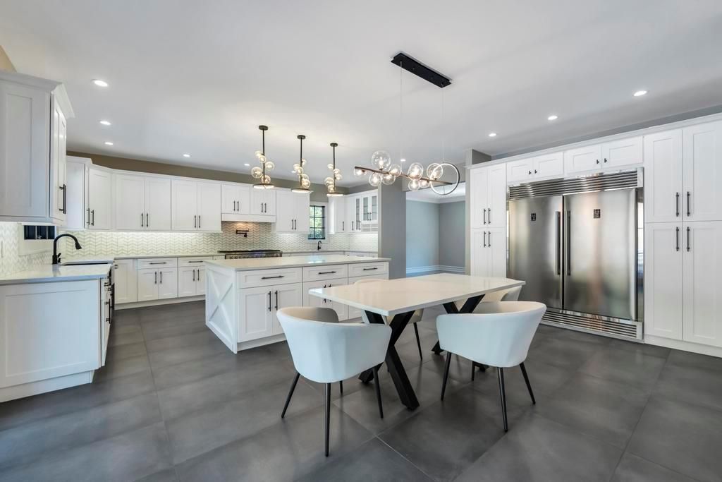 Dining room, Interior, Kitchen, Pendant Lights, Recessed Lighting, Stainless Steel Appliances