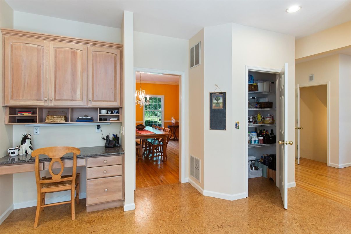 Home Office, Interior, Pendant Lights, Recessed Lighting, Wood Texture Flooring