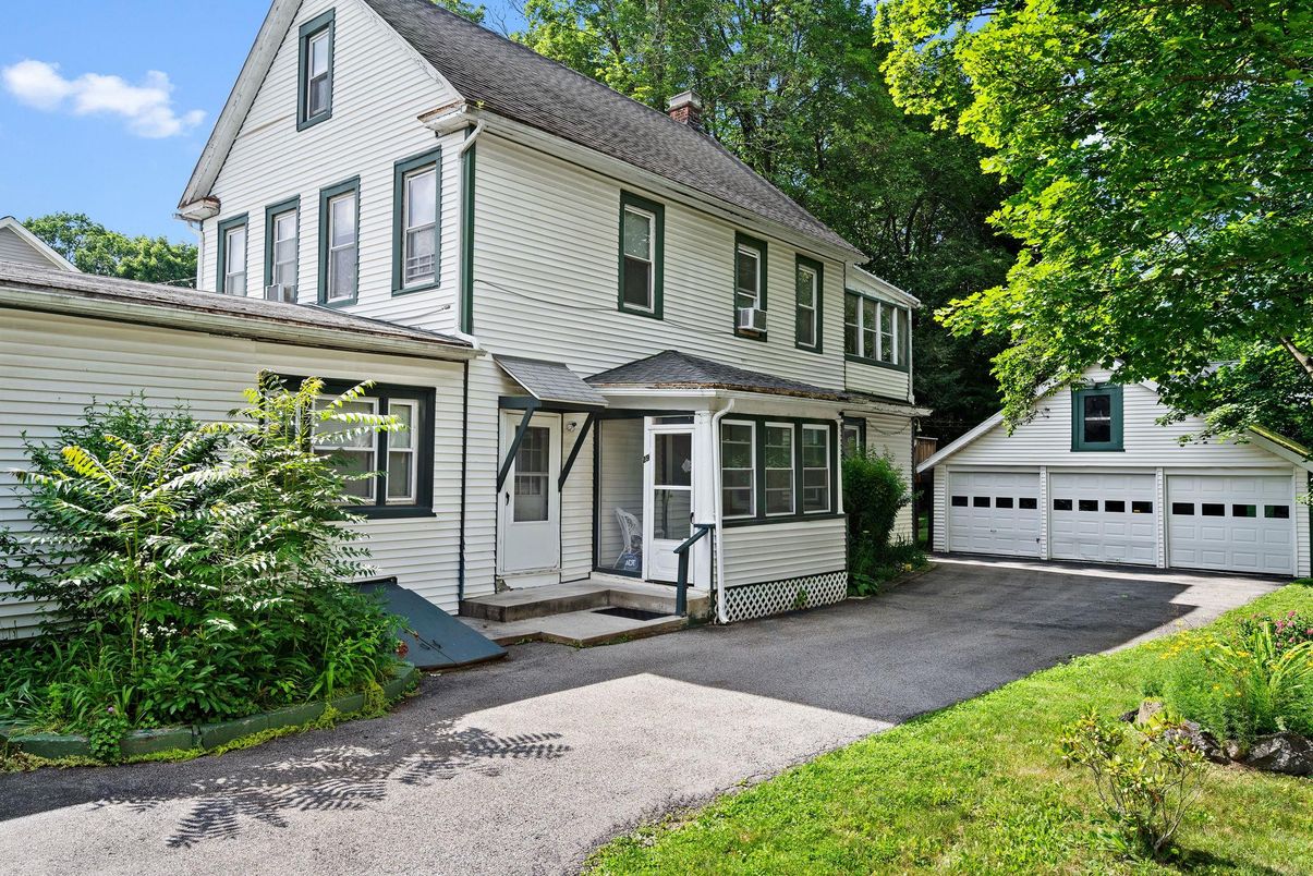 Detached Garage, Exterior