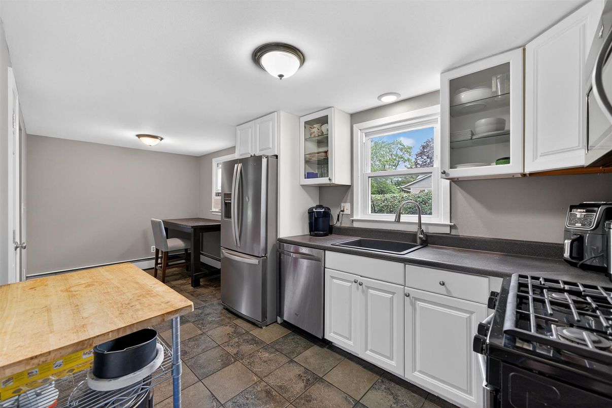 Dining room, Interior, Kitchen, Stainless Steel Appliances
