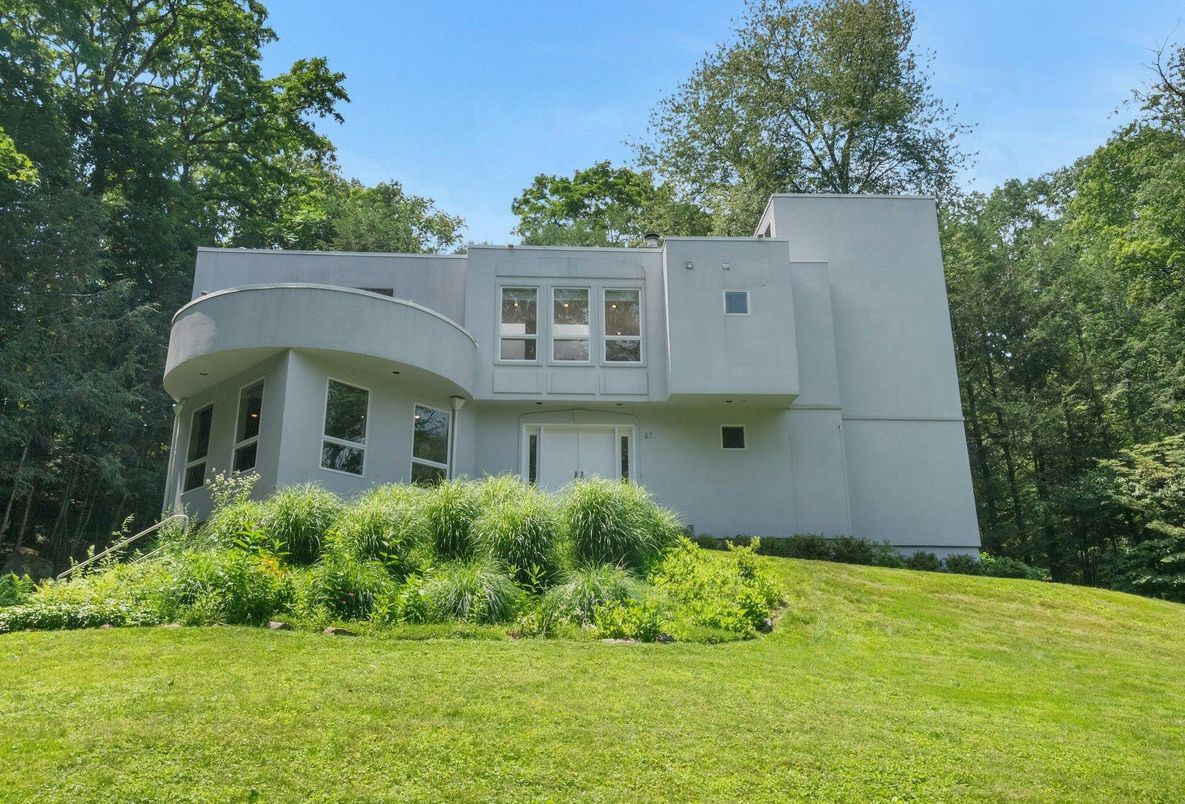 Backyard, Exterior, Facade, Modern