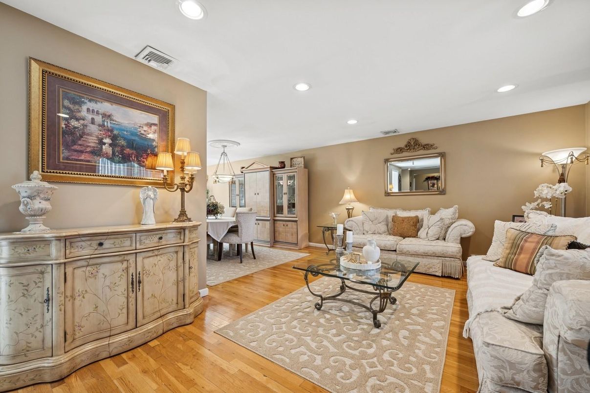Chandelier, Interior, Living room, Recessed Lighting, Wood Texture Flooring