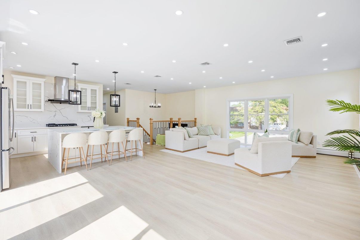 Dining room, Interior, Kitchen, Living room, Pendant Lights, Recessed Lighting, Wood Texture Flooring