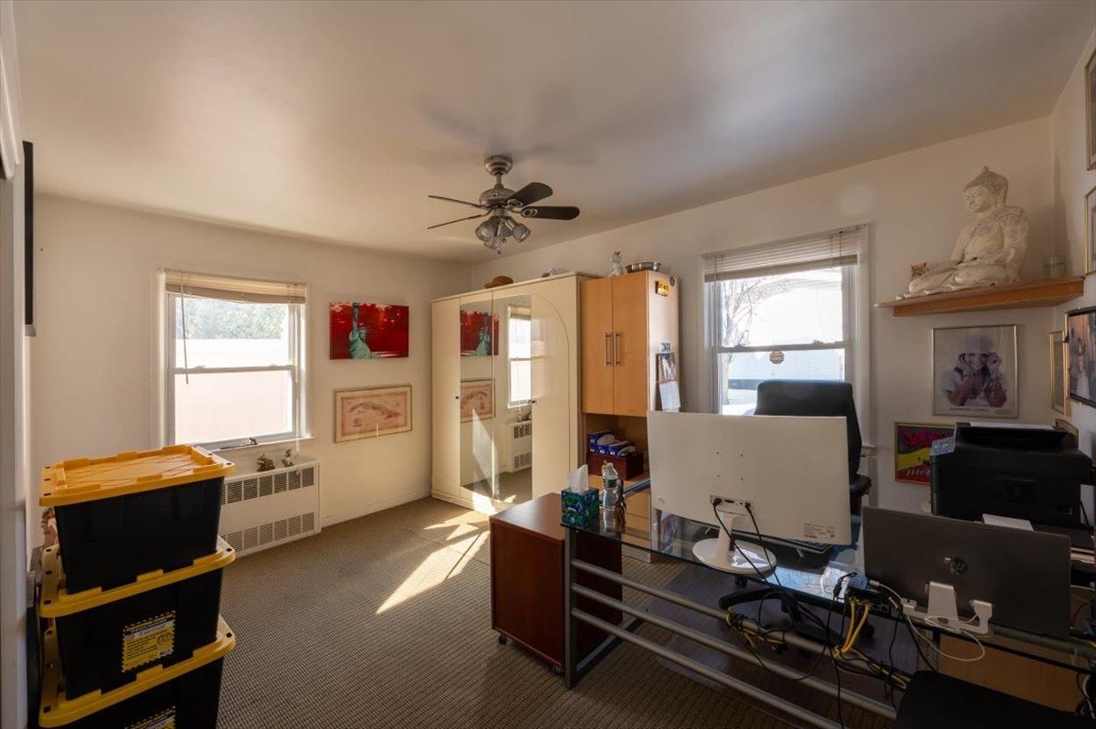 Home Office, Interior