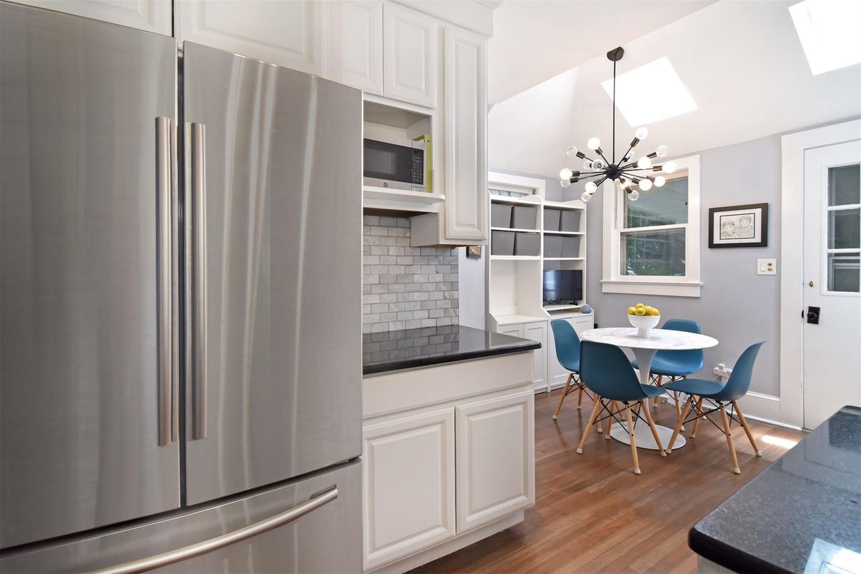 Dining room, Interior, Kitchen, Pendant Lights, Stainless Steel Appliances, Wood Texture Flooring