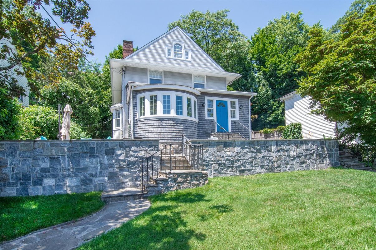 Backyard, Exterior, Facade, Queen Anne Victorian