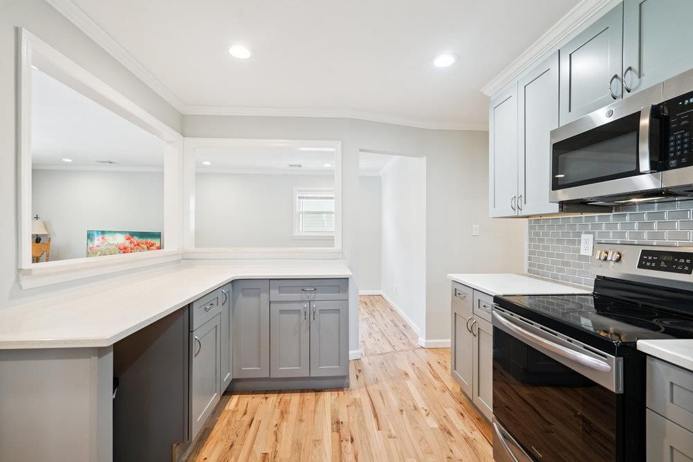 Interior, Kitchen, Recessed Lighting, Wood Texture Flooring