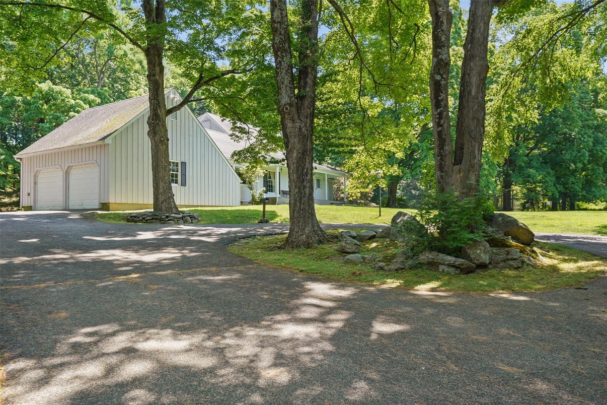 Backyard, Detached Garage, Exterior