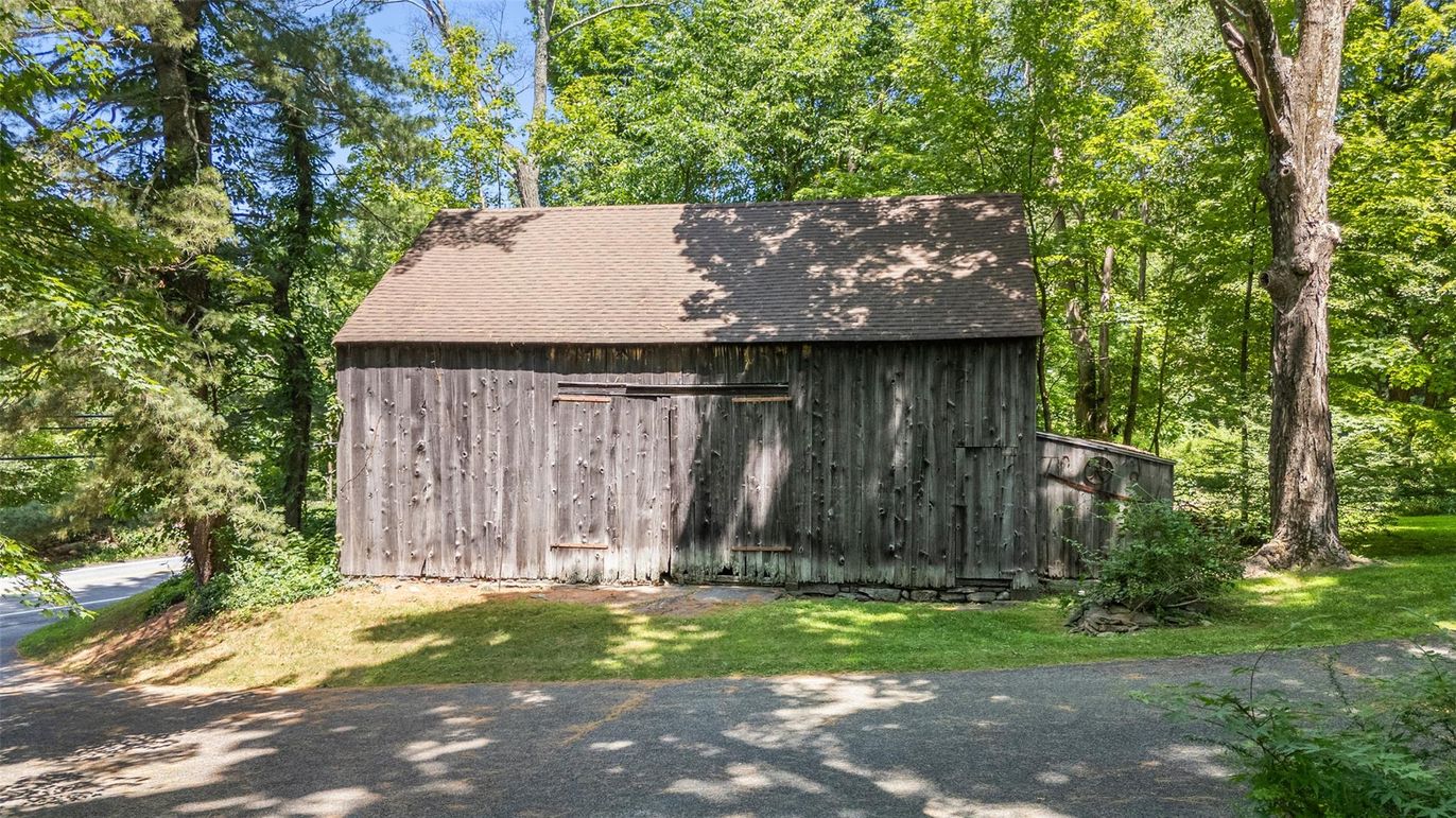 Detached Garage, Exterior