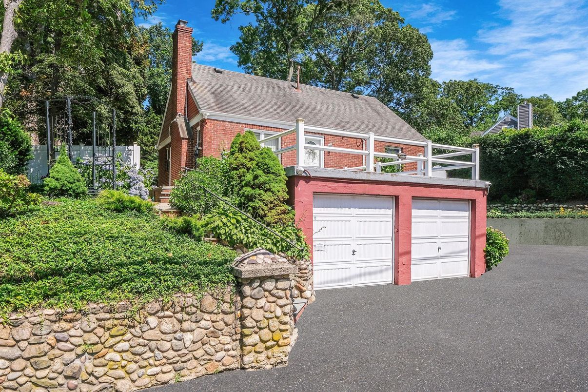 Detached Garage, Exterior