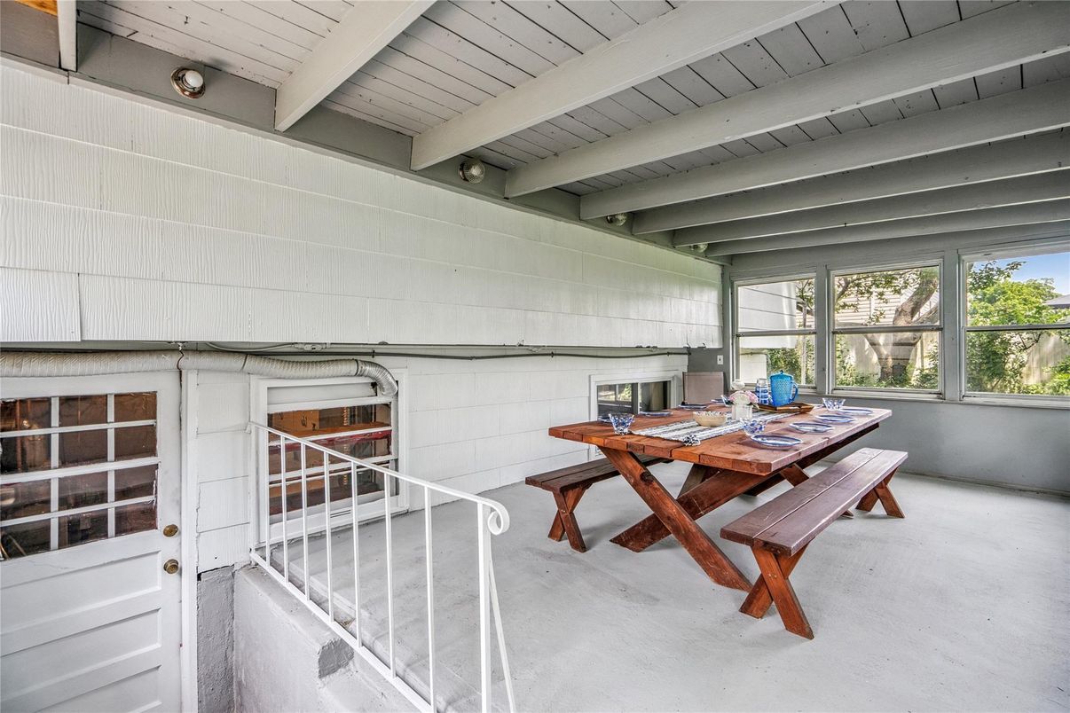 Dining room, Interior