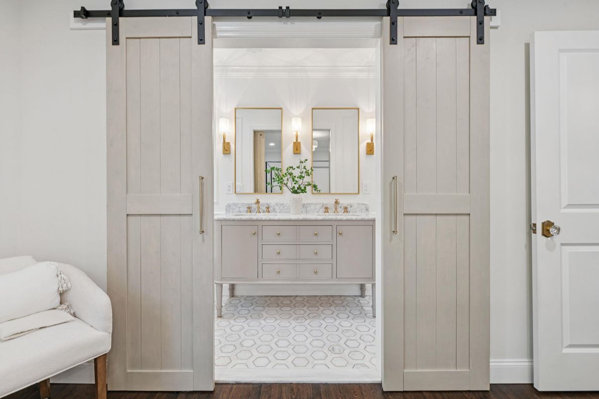 Bathroom, Dual Sink Vanities, Interior, Wood Texture Flooring