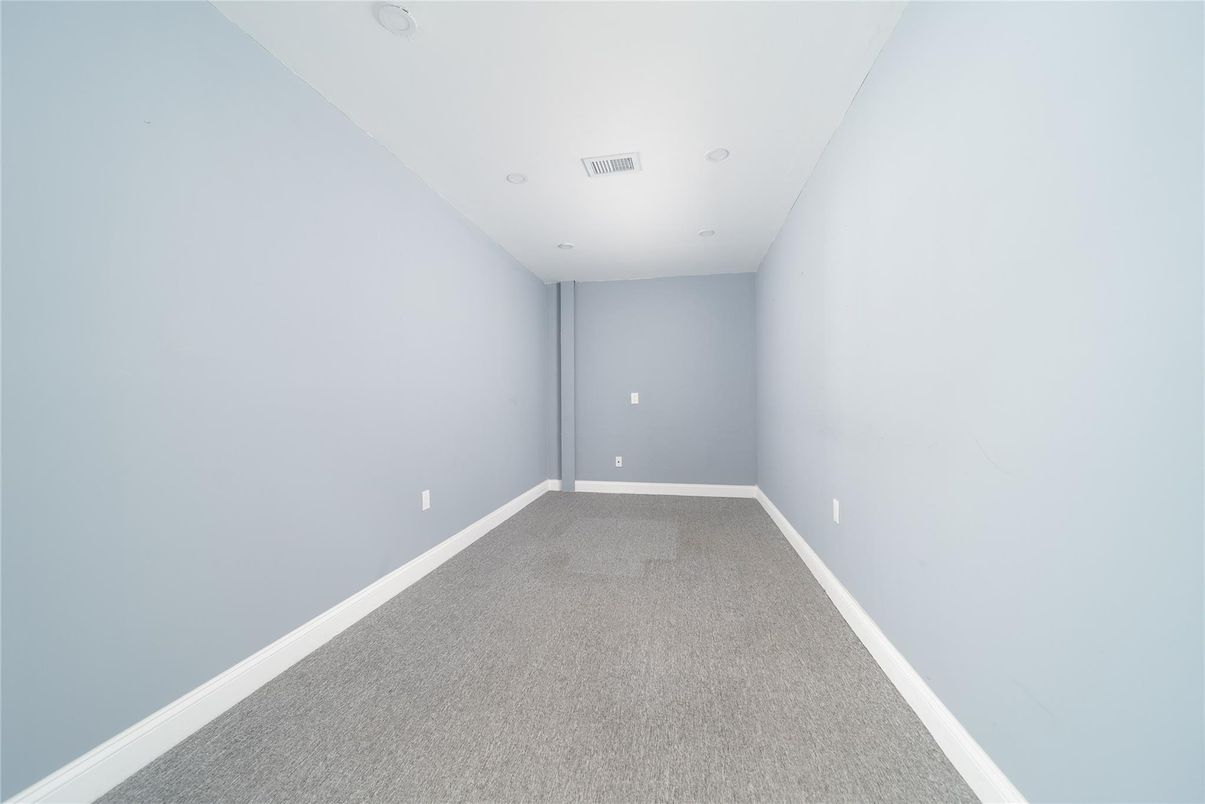 Empty room, Interior, Recessed Lighting