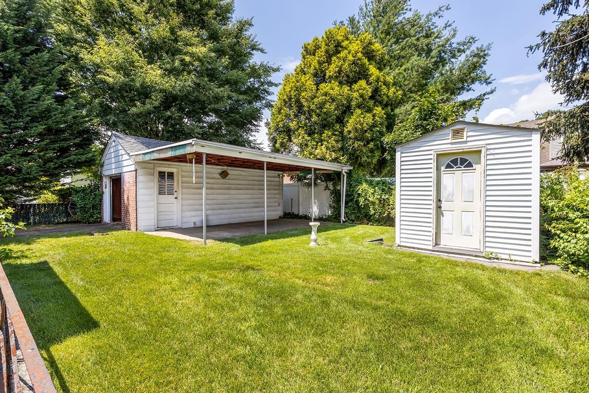 Backyard, Detached Garage, Exterior