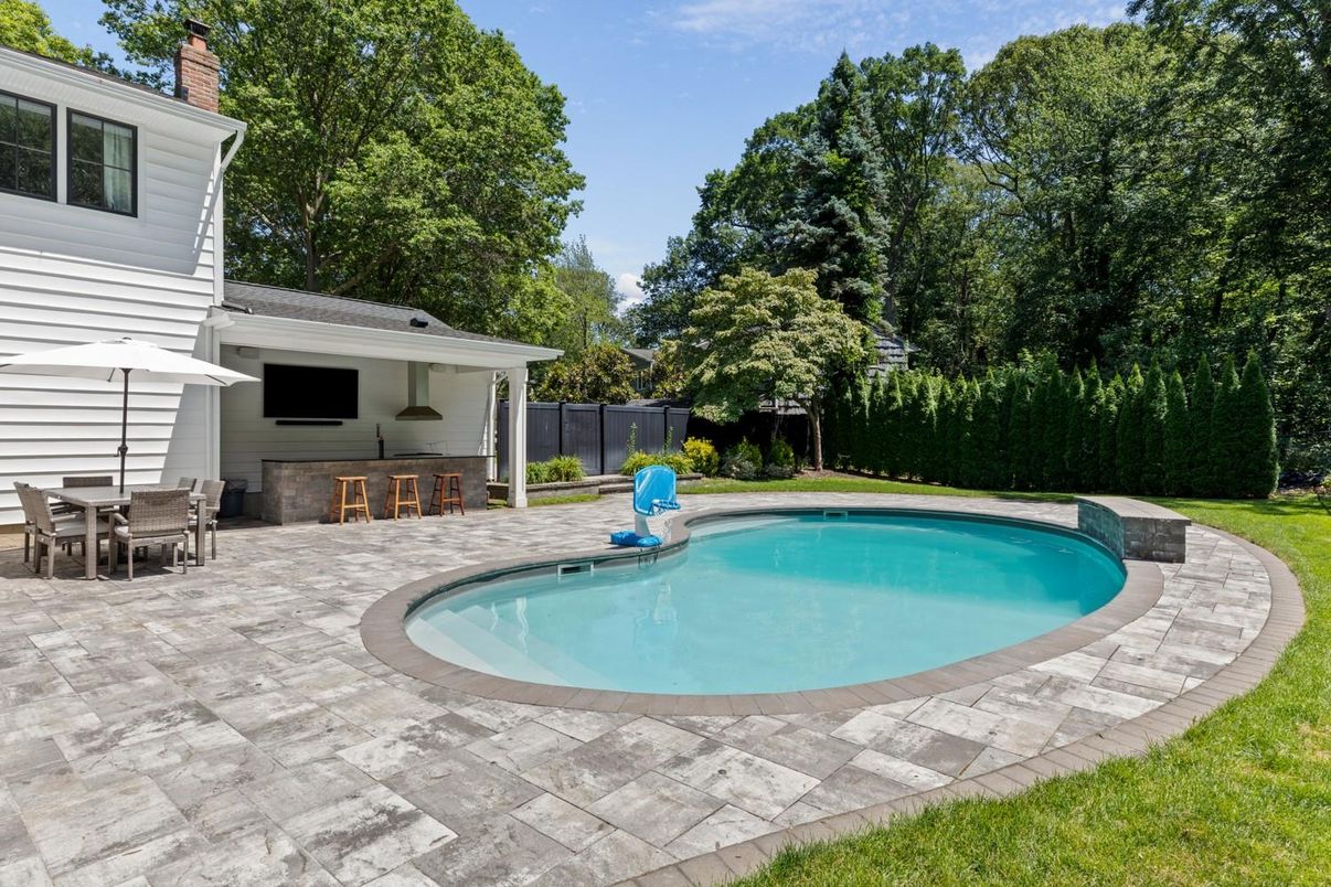 Exterior, Pool