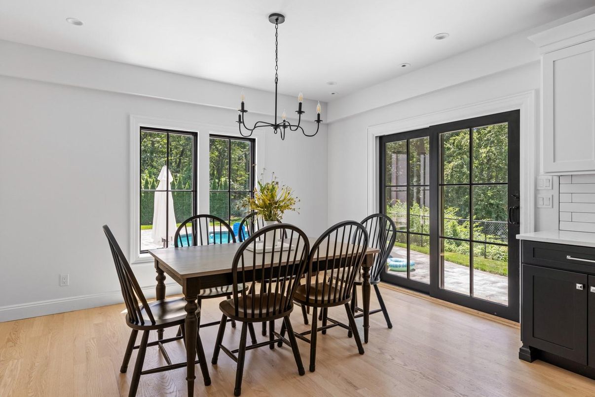 Chandelier, Dining room, Interior, Recessed Lighting, Wood Texture Flooring