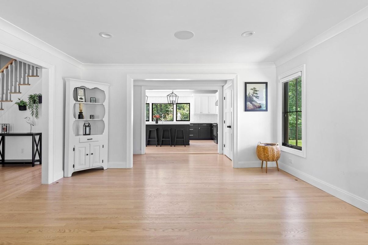 Interior, Recessed Lighting, Wood Texture Flooring