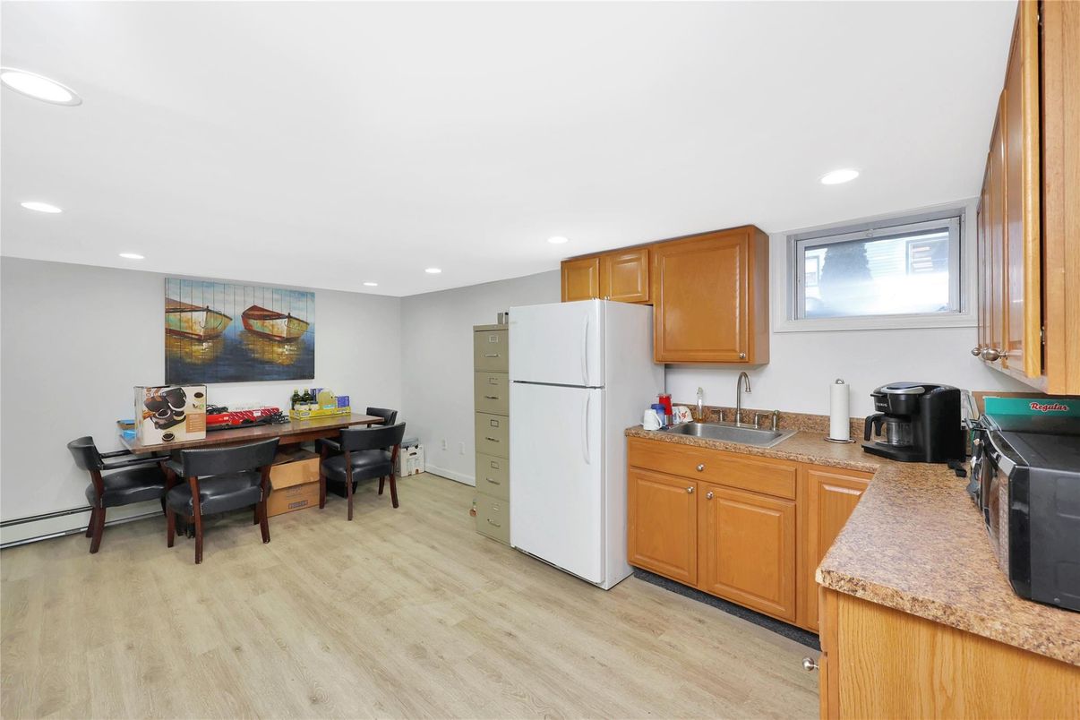 Dining room, Interior, Kitchen, Recessed Lighting, Wood Texture Flooring