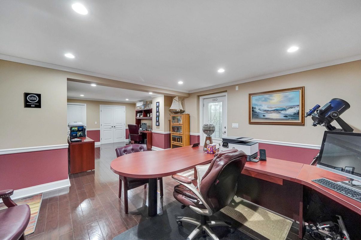 Fitness Equipment, Home Office, Interior, Recessed Lighting, Wood Texture Flooring