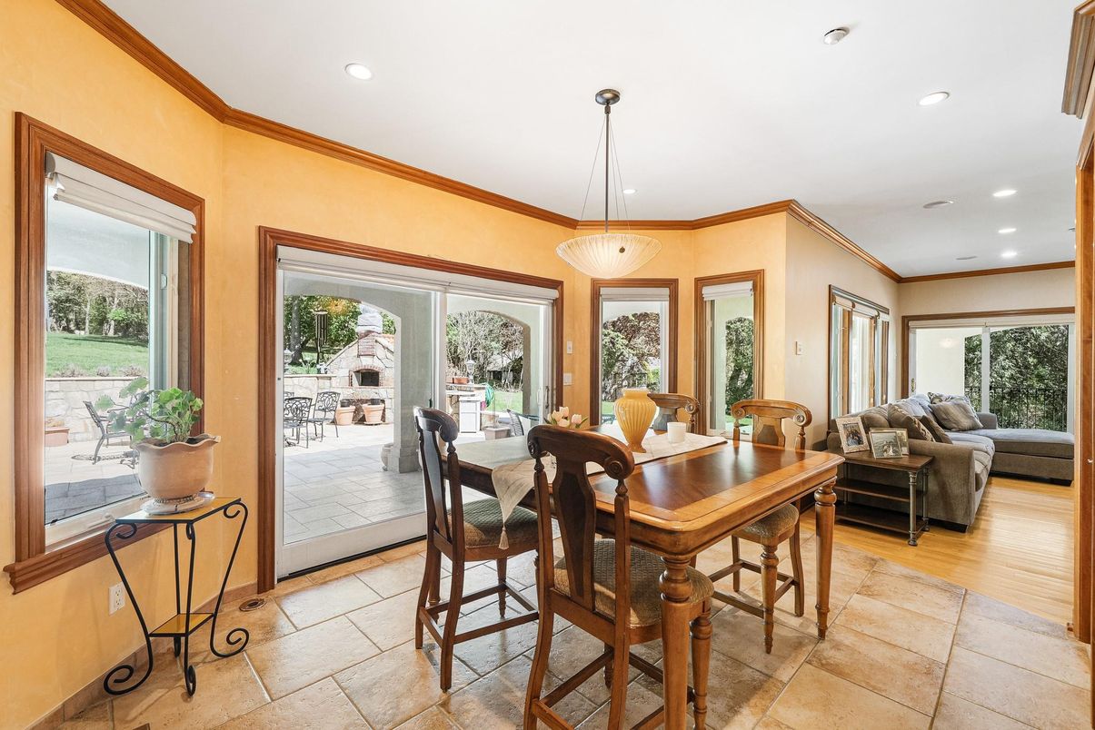 Dining room, Interior, Living room, Pendant Lights, Recessed Lighting, Wood Texture Flooring