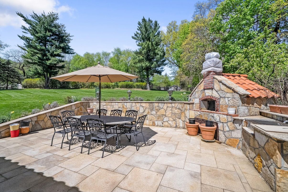 Exterior, Fireplace