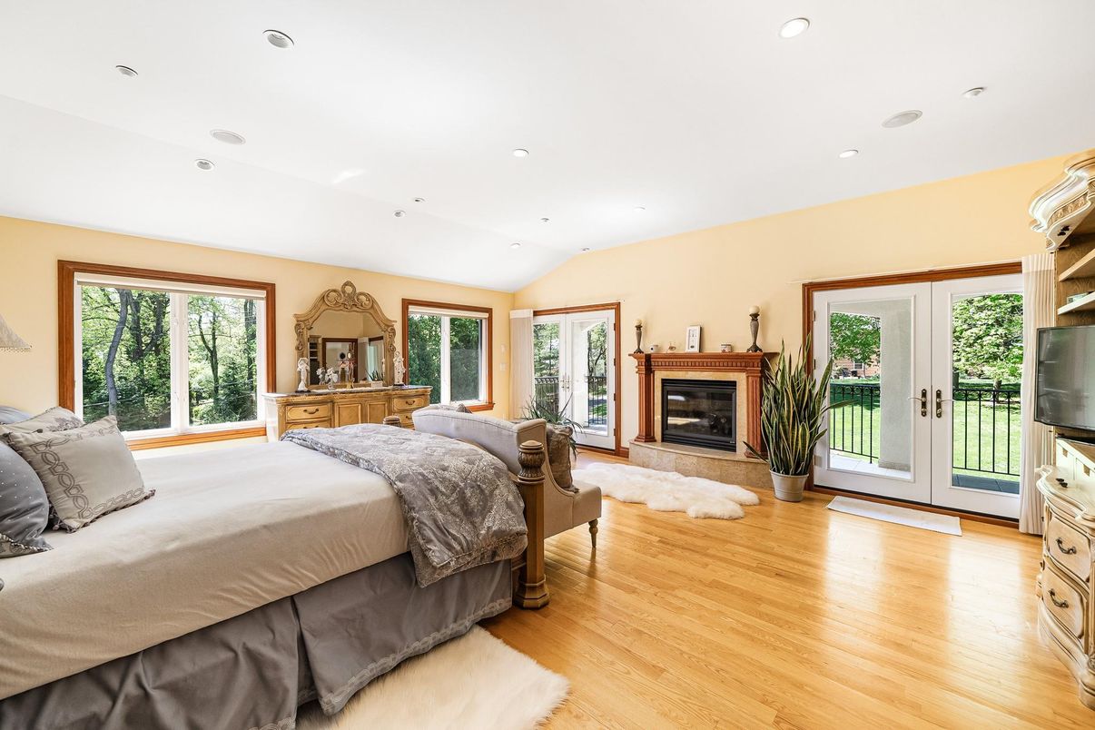 Bedroom, Fireplace, Interior, Recessed Lighting, Wood Texture Flooring