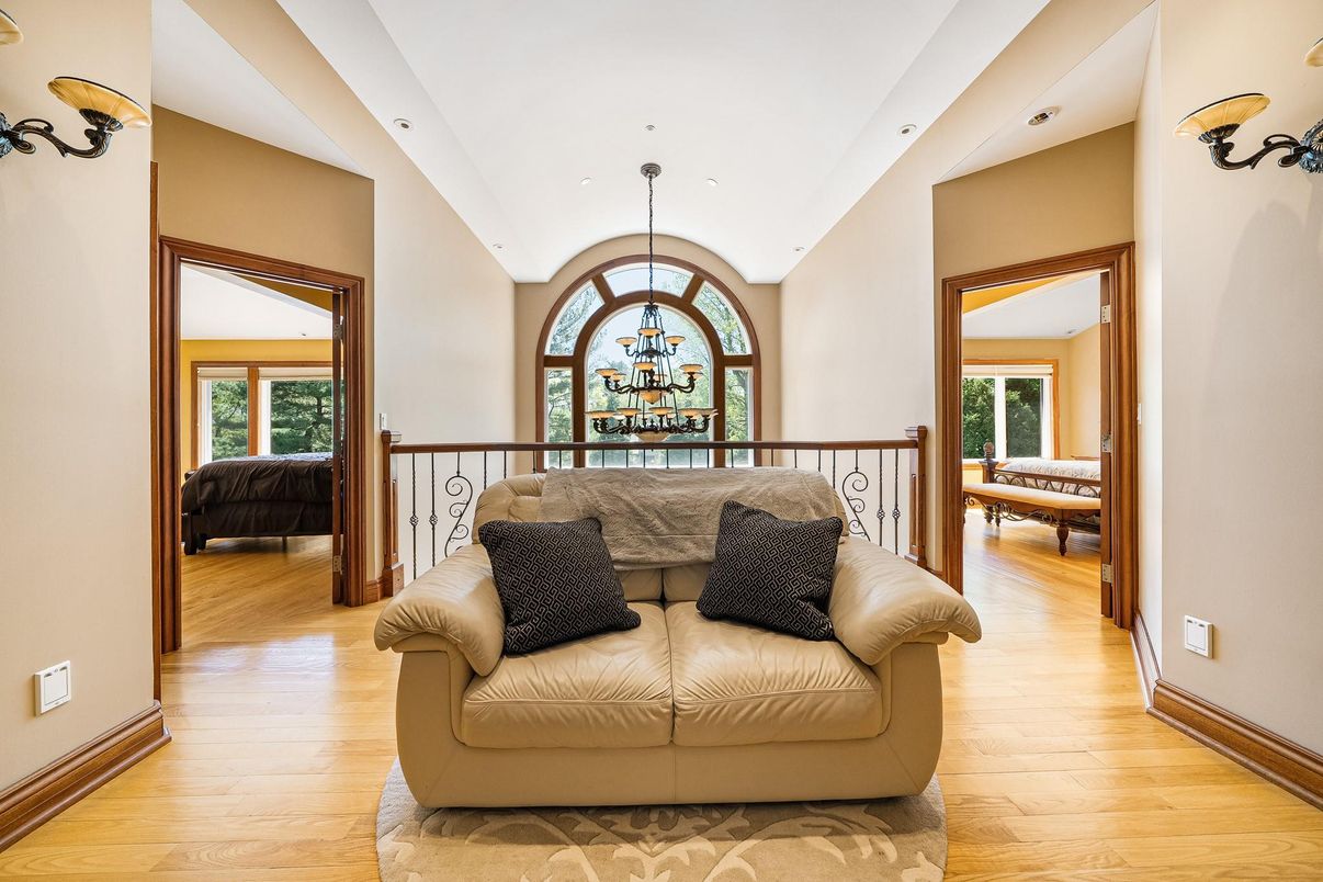 Interior, Pendant Lights, Recessed Lighting, Wood Texture Flooring
