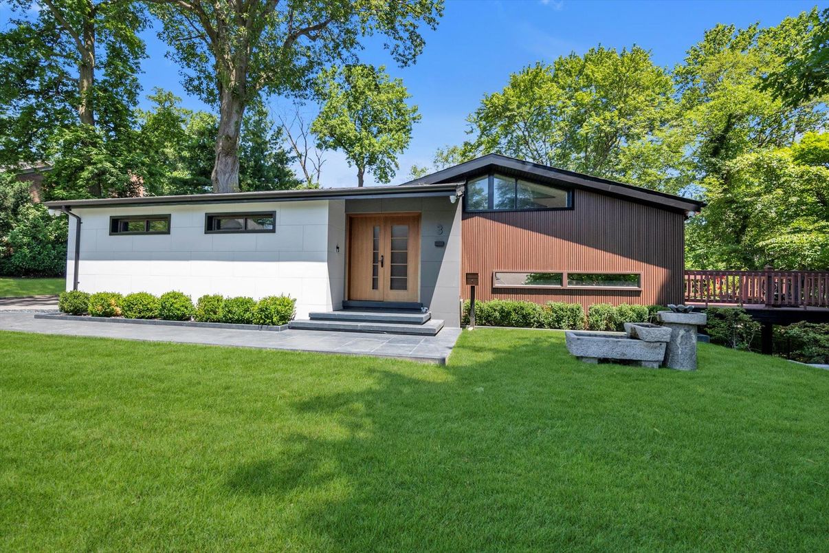 Backyard, Exterior, Facade, Ranch