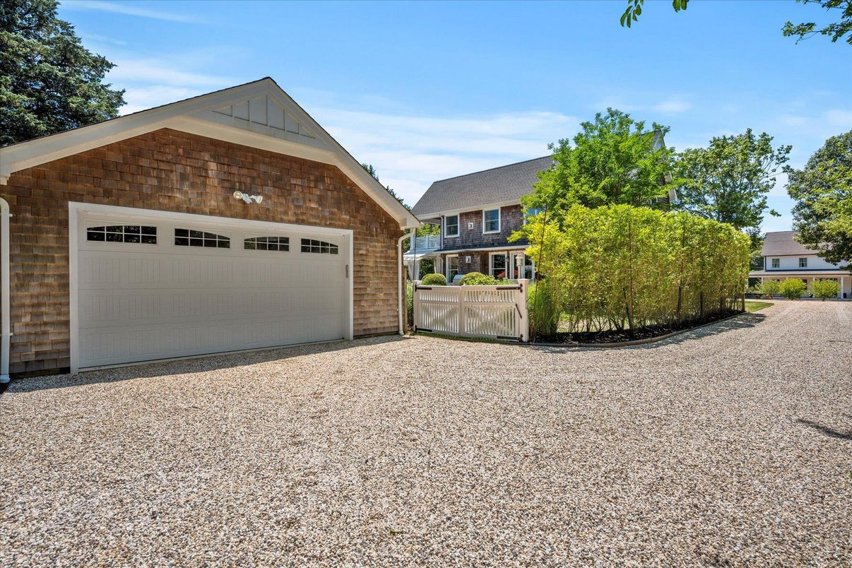 Detached Garage, Exterior