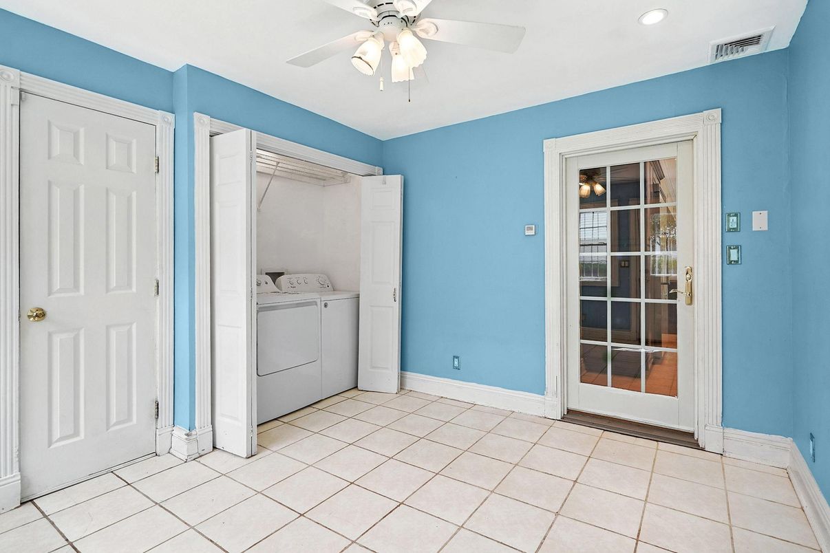 Interior, Recessed Lighting, Utility Closets, Washer
