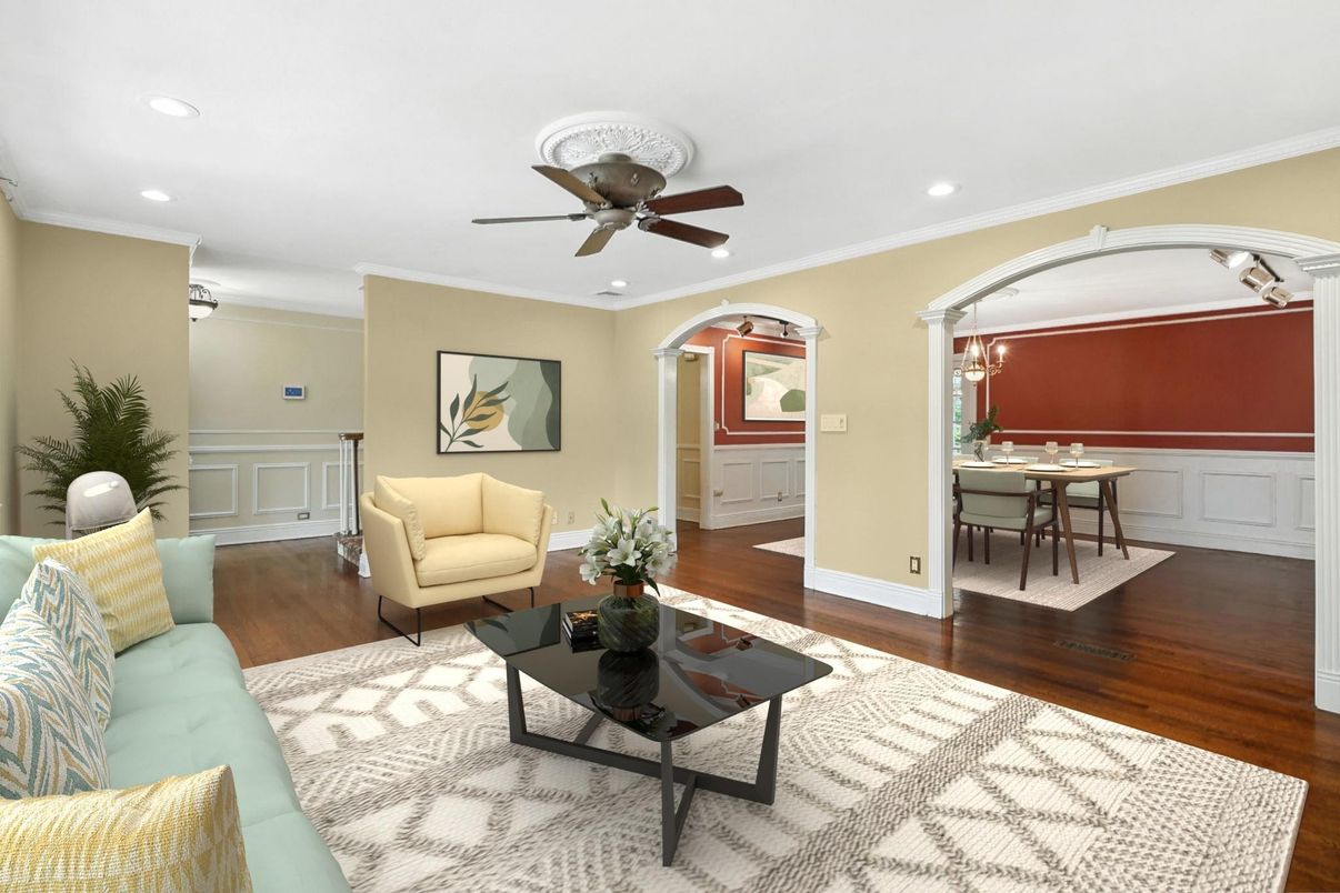 Dining room, Interior, Living room, Recessed Lighting, Wood Texture Flooring