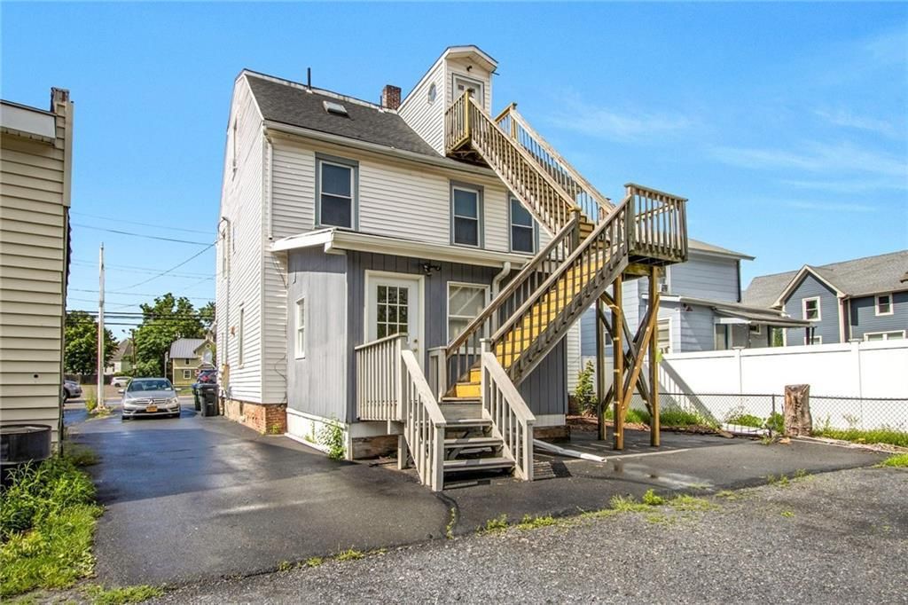 Exterior, Facade, Cape Cod