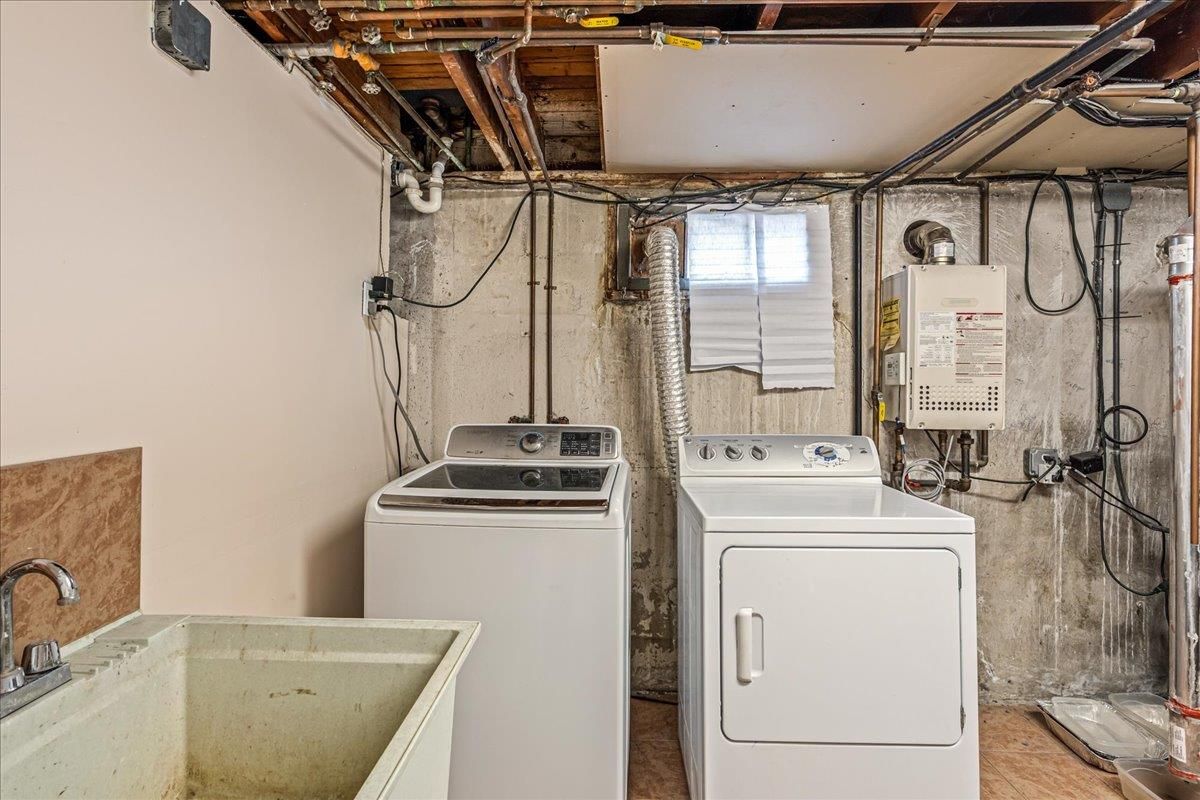 Interior, Utility Closets, Washer