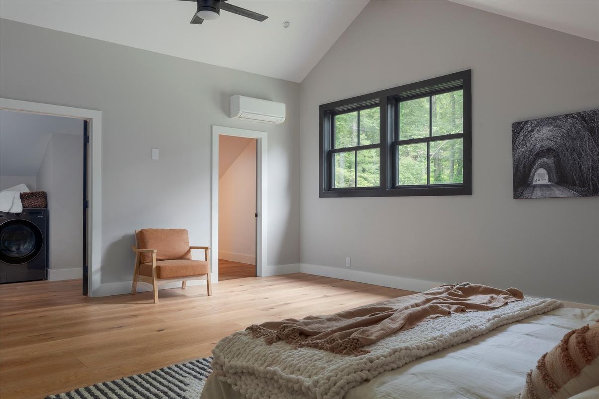 Bedroom, Interior, Washer, Wood Texture Flooring