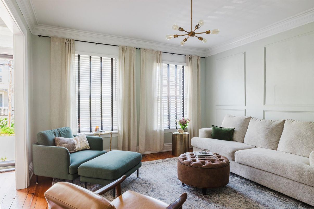 Interior, Living room, Pendant Lights, Wood Texture Flooring