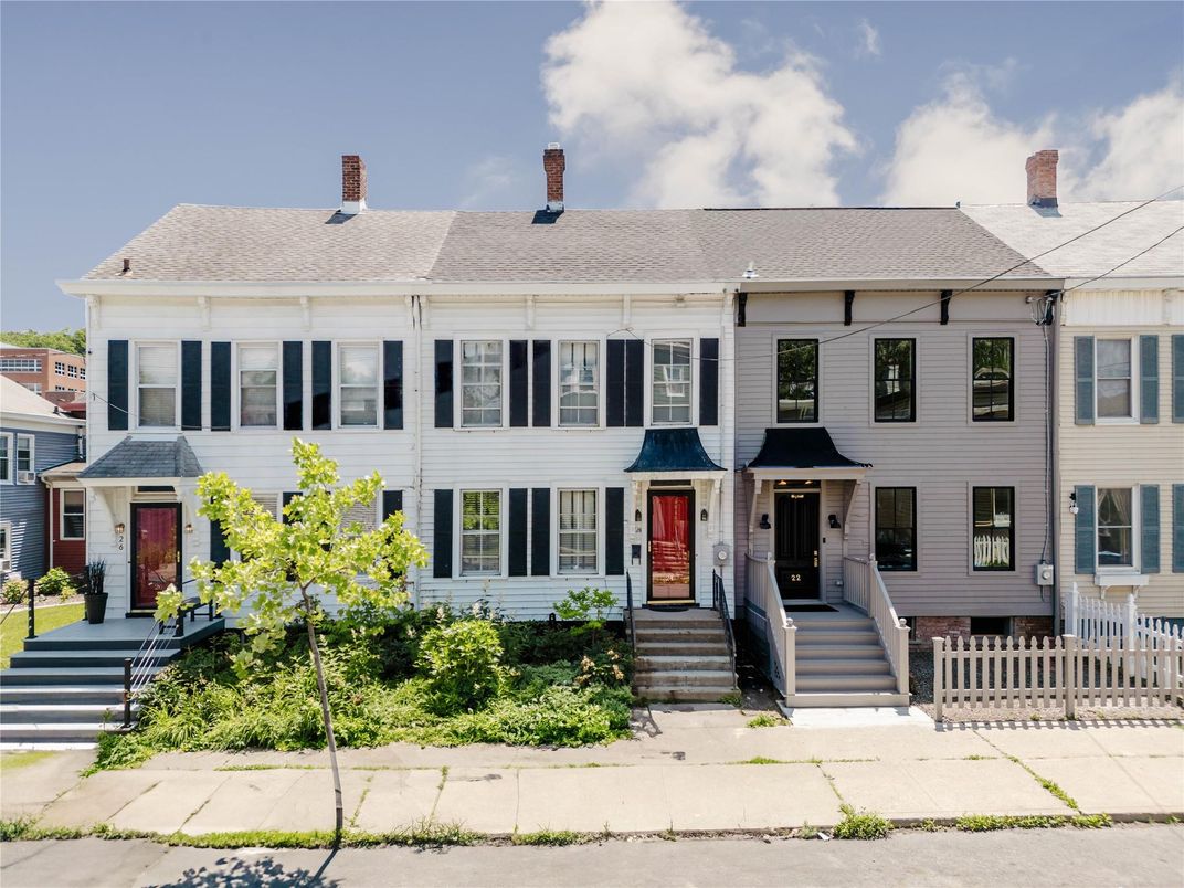 Exterior, Facade, Georgian