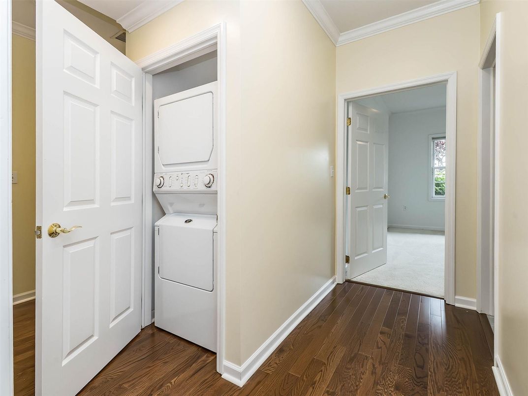 Interior, Utility Closets, Washer, Wood Texture Flooring