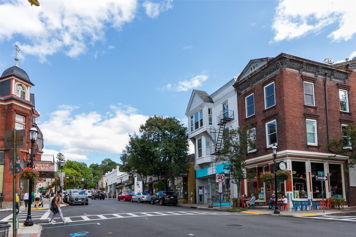Exterior, Facade, Brick Facade, Rowhouse