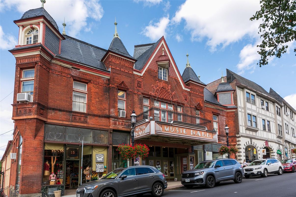 Exterior, Facade, Brick Facade, Queen Anne Victorian