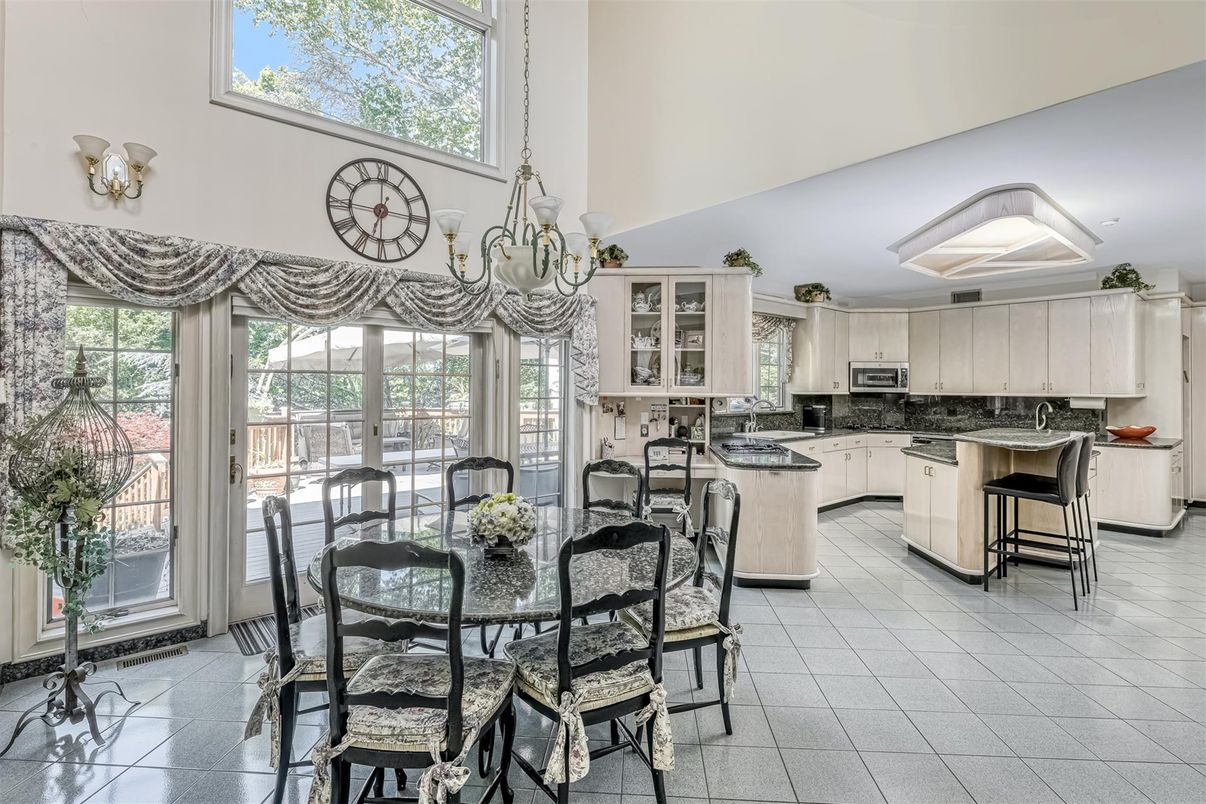 Chandelier, Dining room, Interior, Kitchen