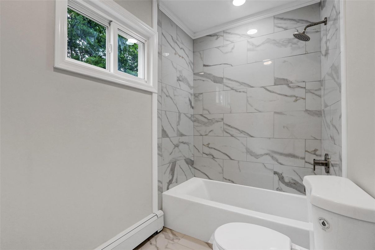 Bathroom, Interior, Marble, Marble Walls, Recessed Lighting