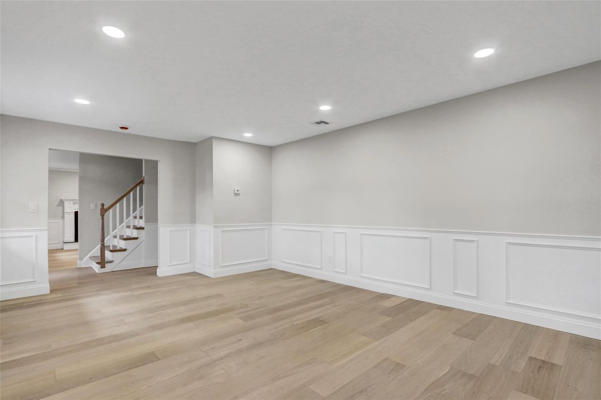 Empty room, Interior, Recessed Lighting, Wood Texture Flooring