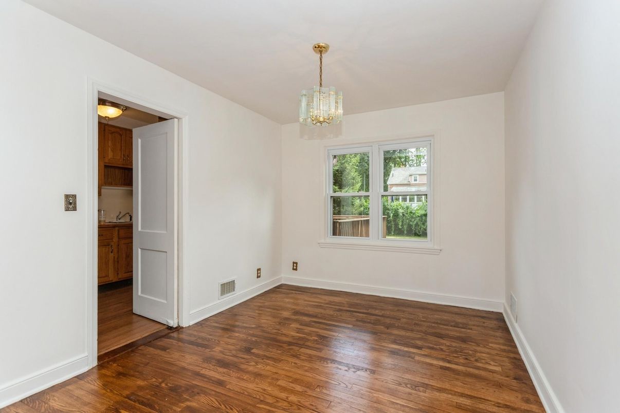 Chandelier, Empty room, Interior, Wood Texture Flooring