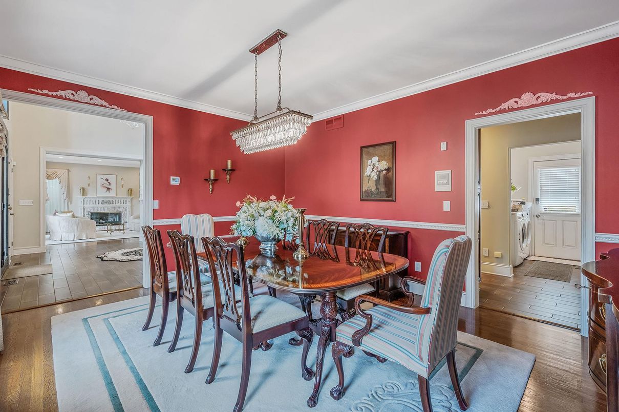 Chandelier, Dining room, Fireplace, Interior, Wood Texture Flooring