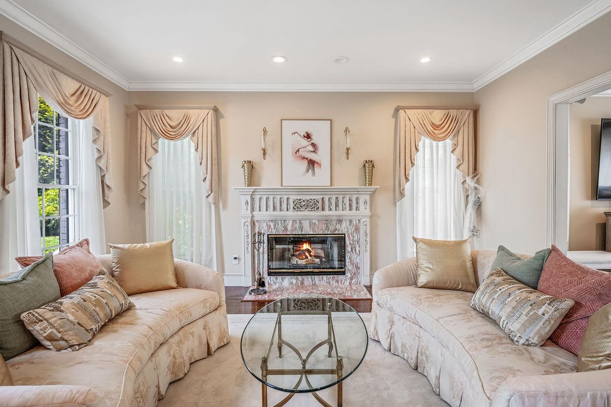 Fireplace, Interior, Living room, Recessed Lighting