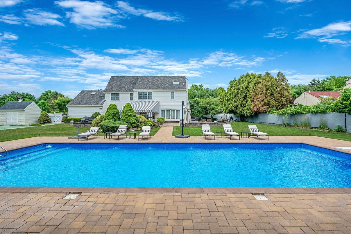 Exterior, Pool