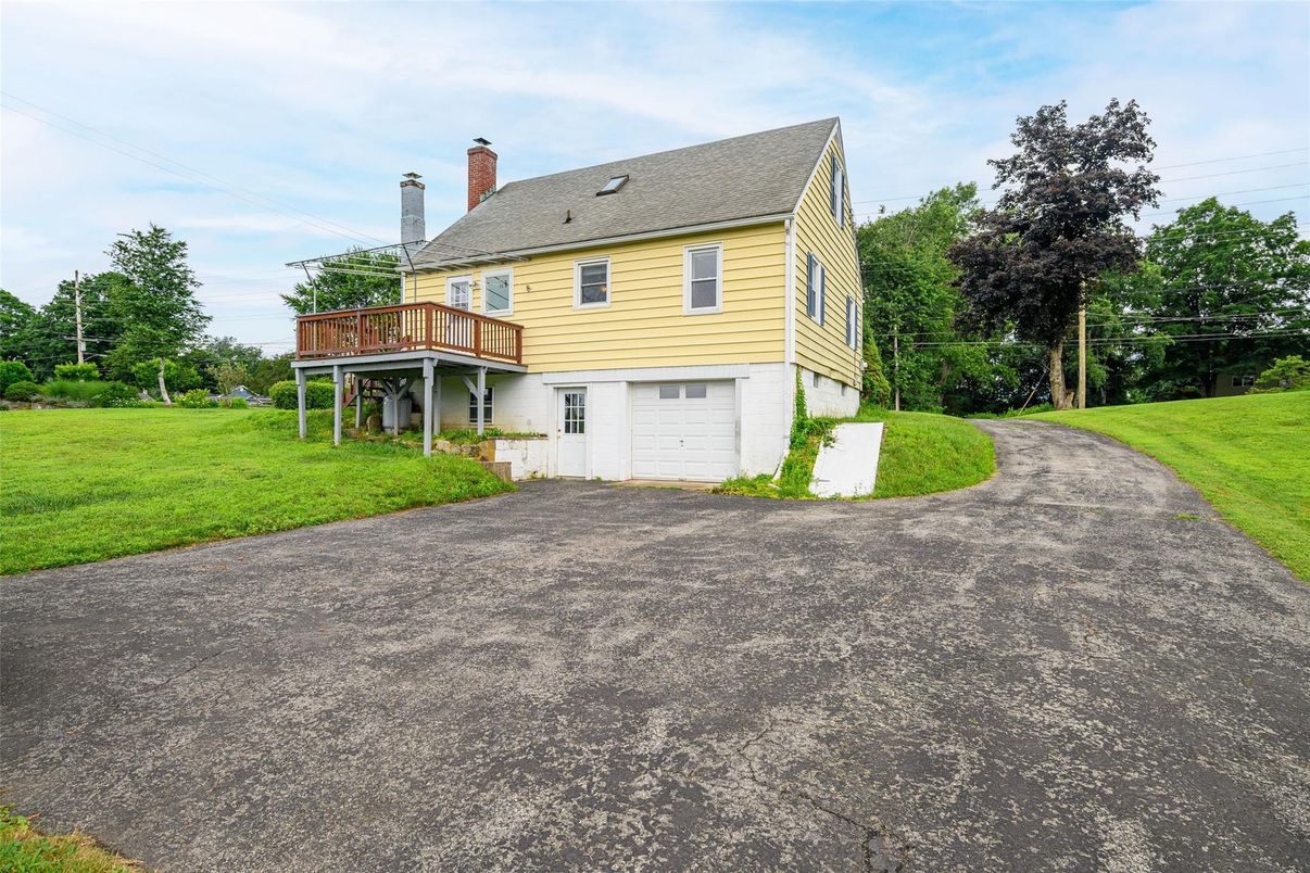 Attached, Backyard, Exterior, Facade, Georgian