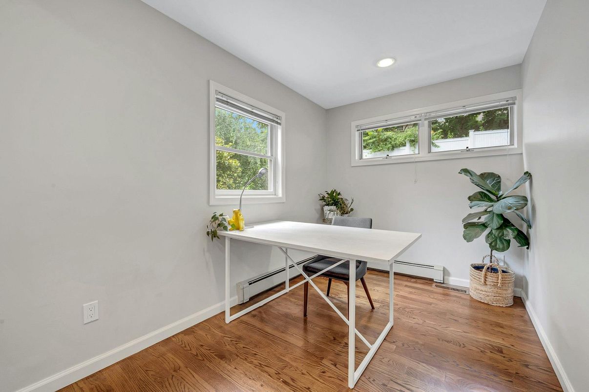 Home Office, Interior, Recessed Lighting, Wood Texture Flooring