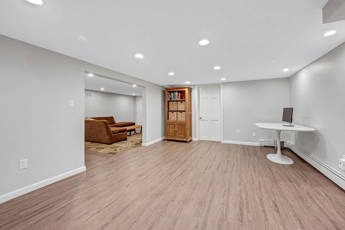 Home Office, Interior, Recessed Lighting, Wood Texture Flooring